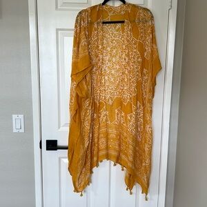 Yellow and white kimono